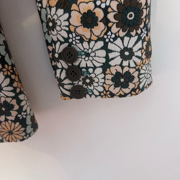 SMYTHE Lounge Blazing in Graphic Floral, Size 2 - Picture 11 of 13